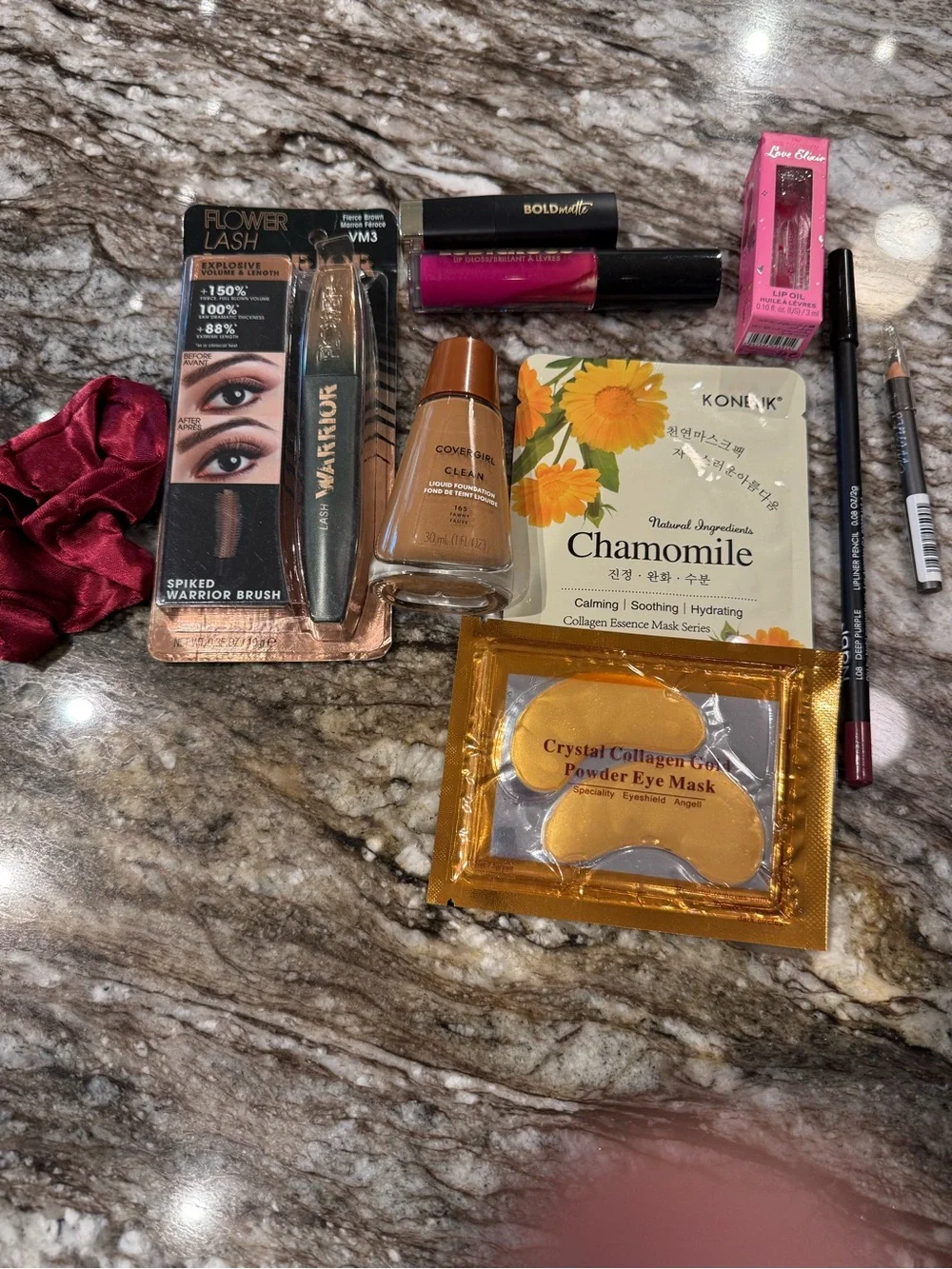 Marigold Face Mask & Garnet Scrunchie Gift Set - Burgundy